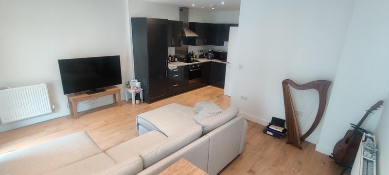 Flat Honour Lea Avenue in Greater London