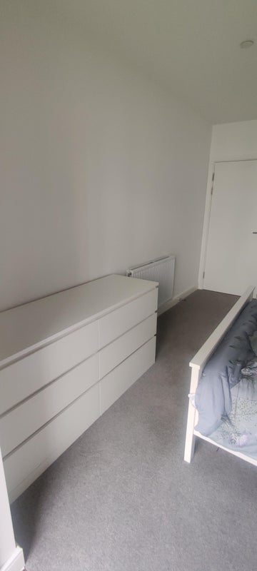 Flat Honour Lea Avenue in Greater London