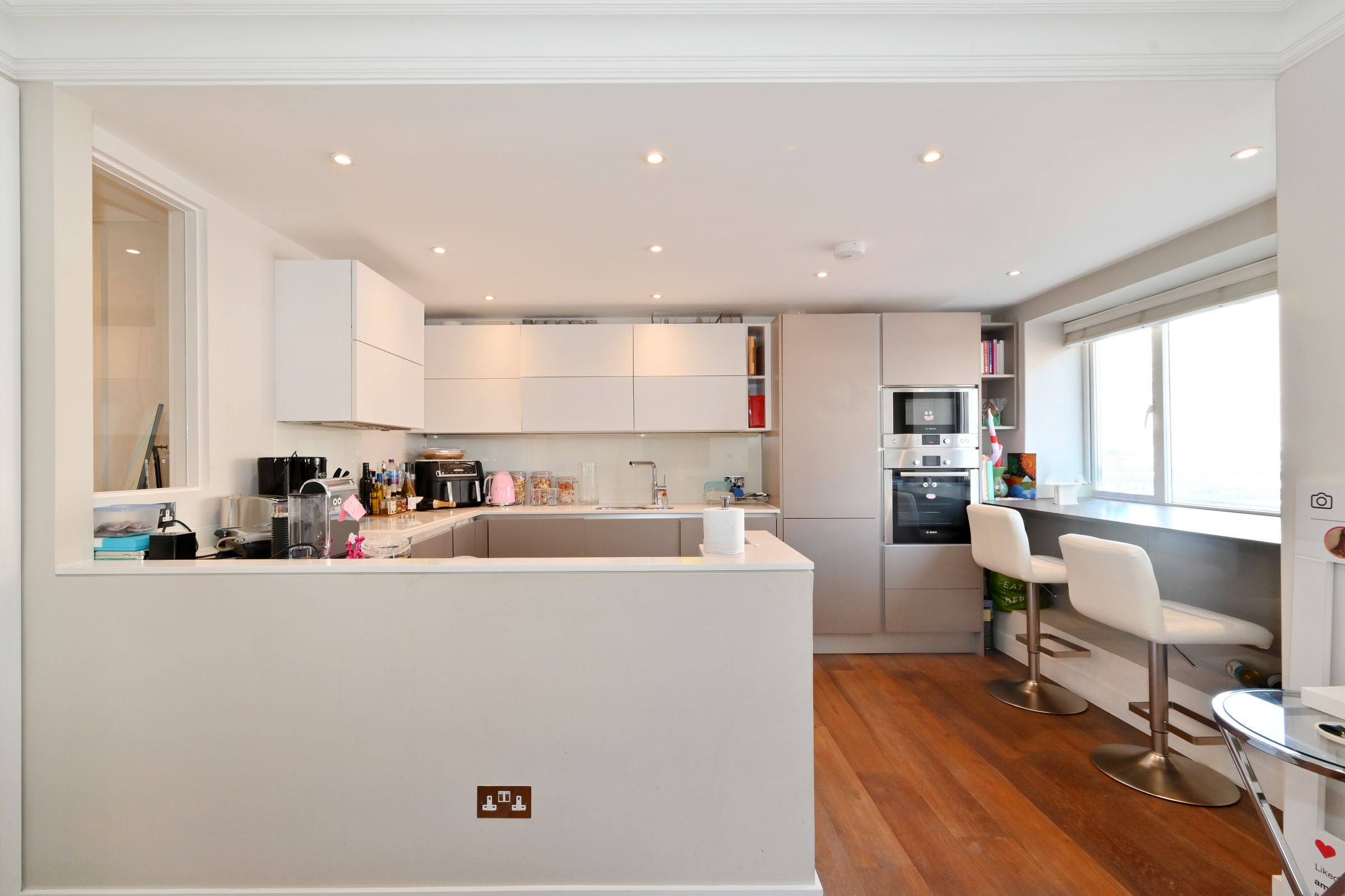 Flat Harrington Road in Greater London