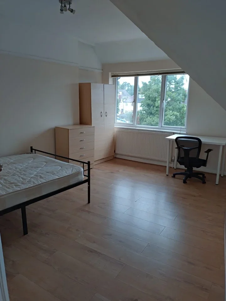 Flat Finchley Lane in Greater London