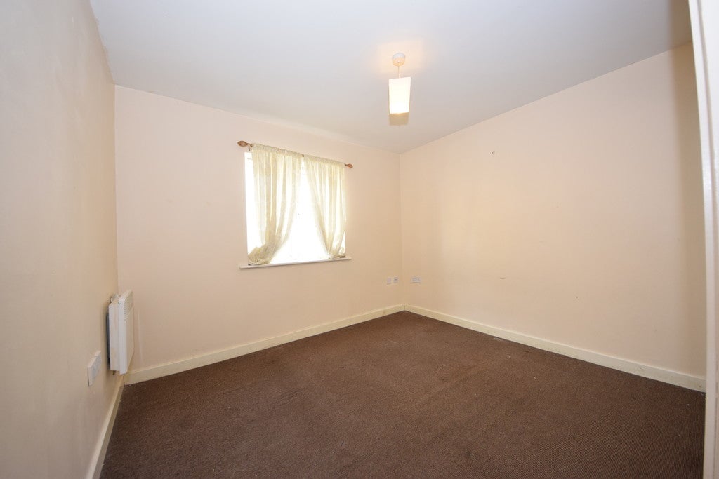 Flat Cranbrook Road in Greater London