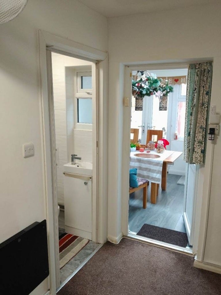 Flat Stanwell Road in Greater London