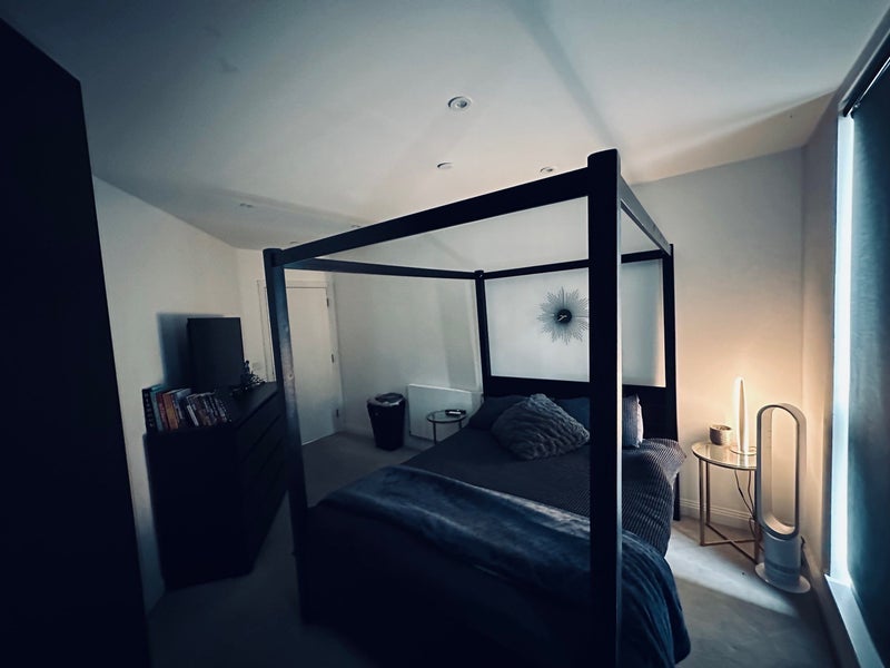 Room Scena Way in Greater London