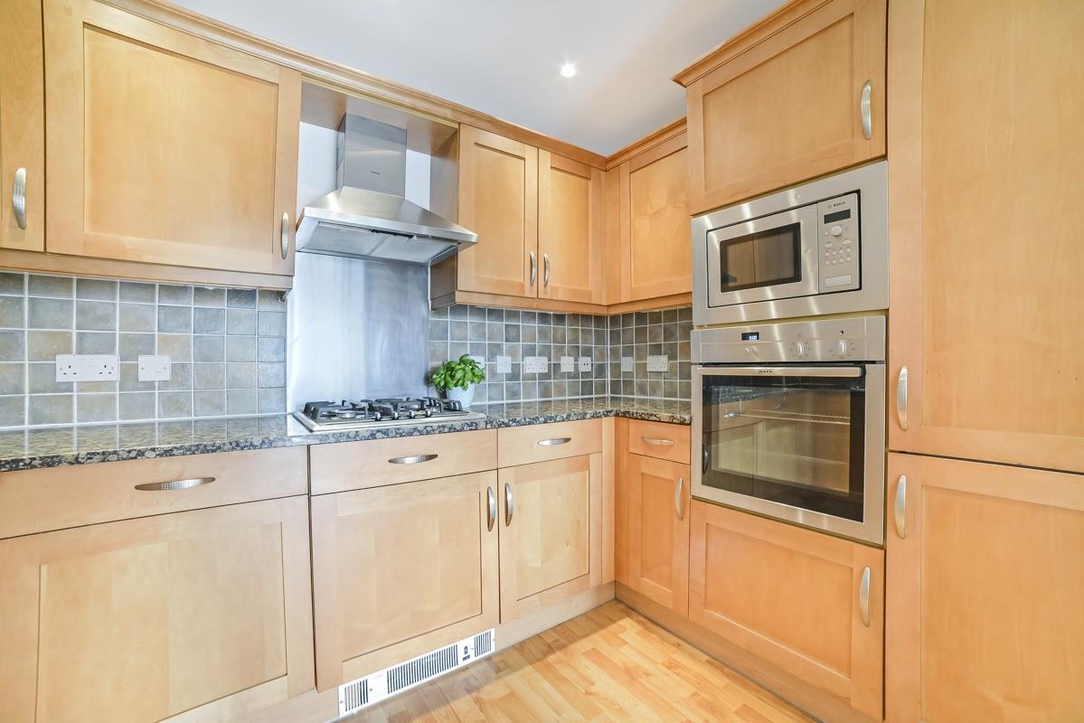 Flat Falmouth Road in Greater London