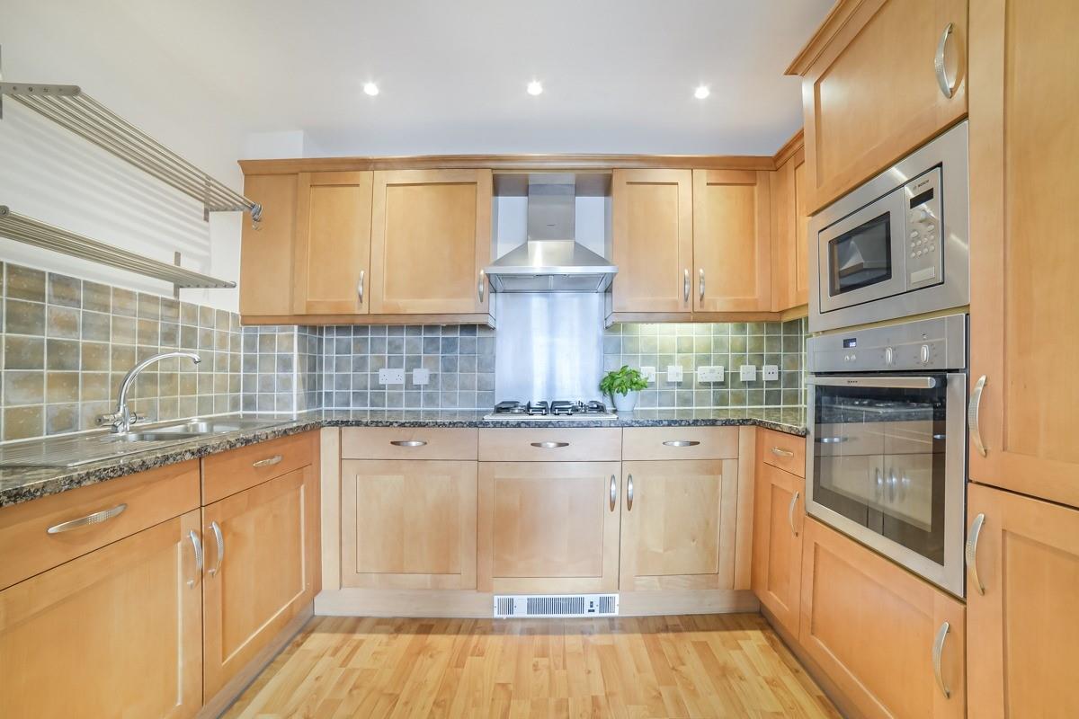 Flat Falmouth Road in Greater London