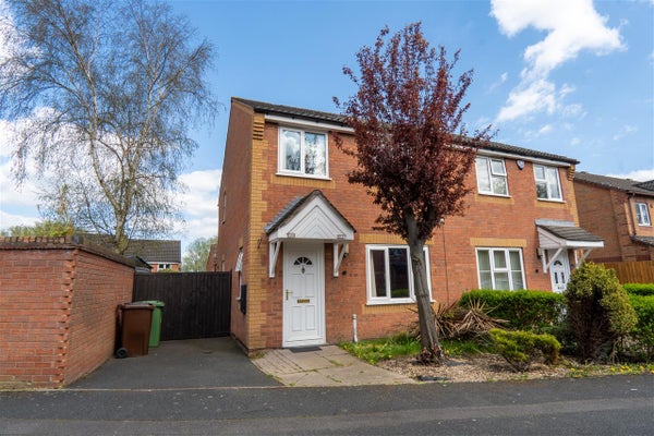 House Fencote Avenue in Metropolitan Borough of Solihull