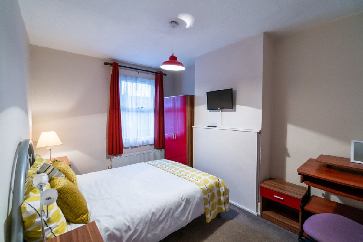 Room Cranbury Road in Reading