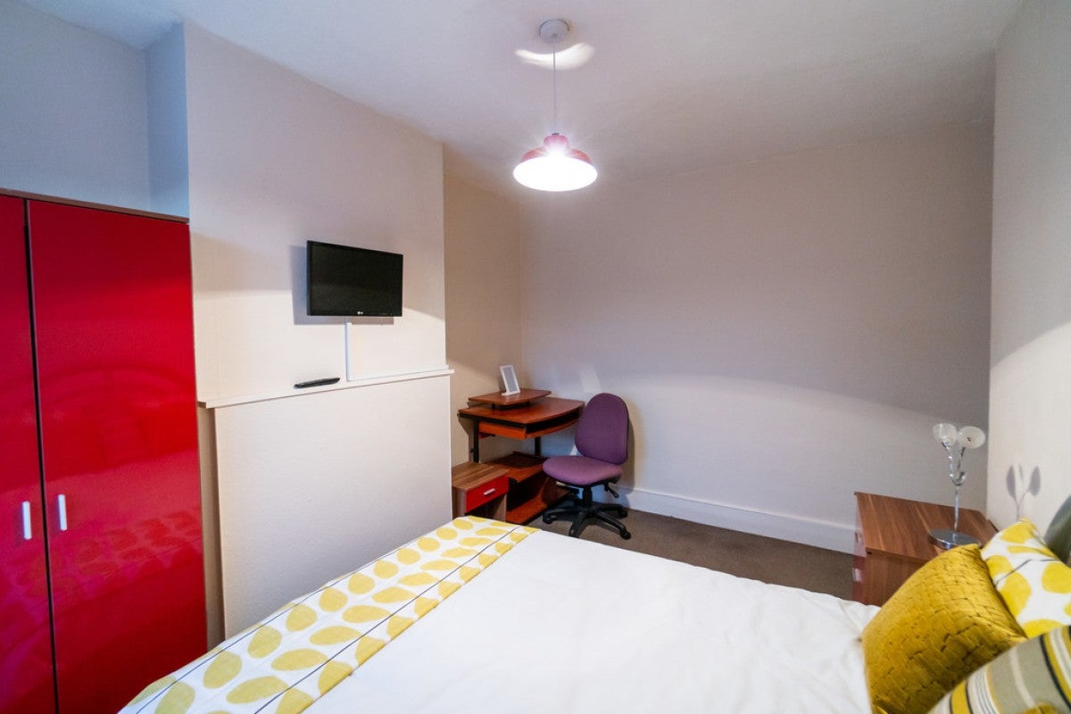 Room Cranbury Road in Reading