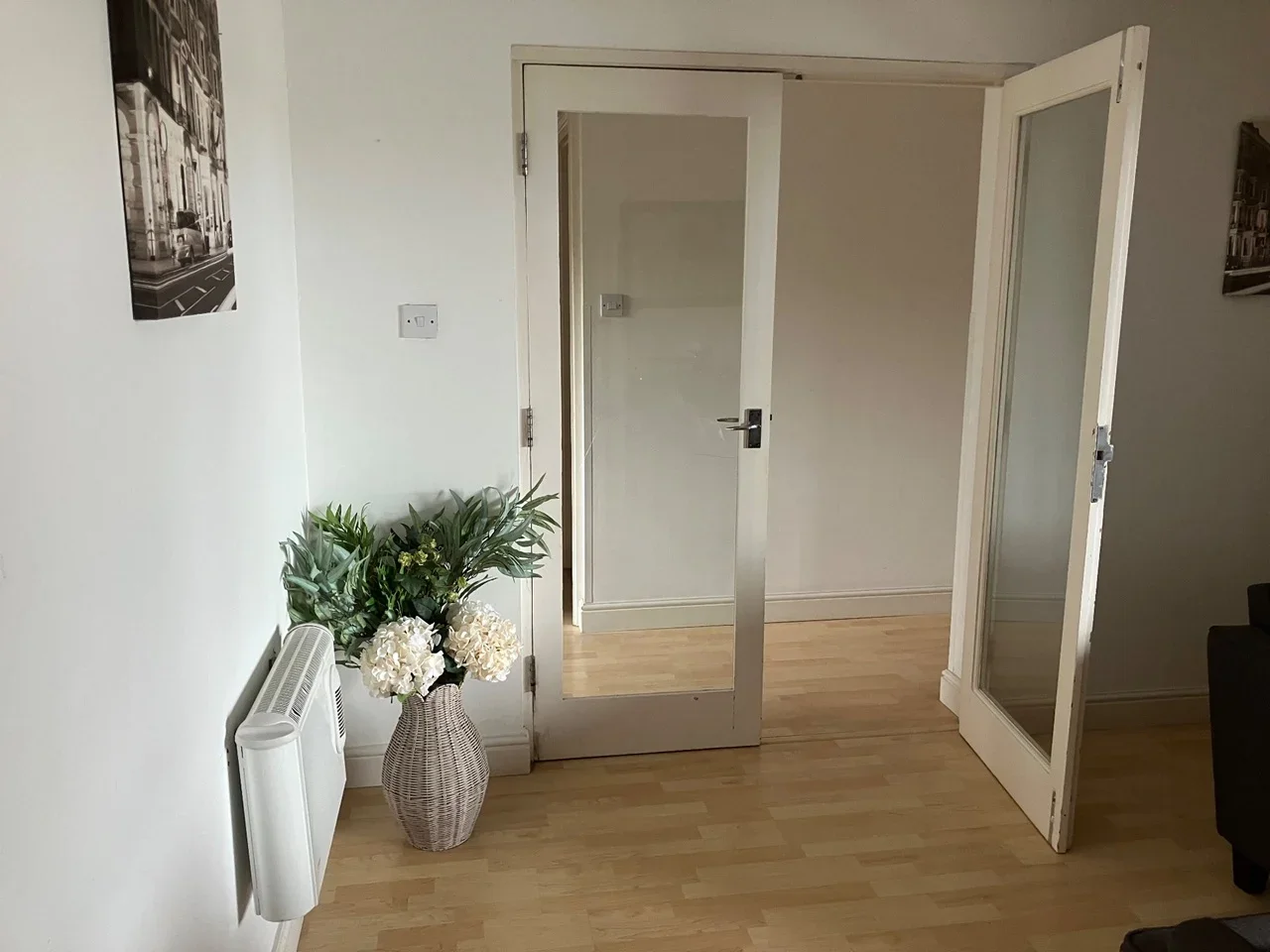 Flat Saunders Ness Road in Greater London