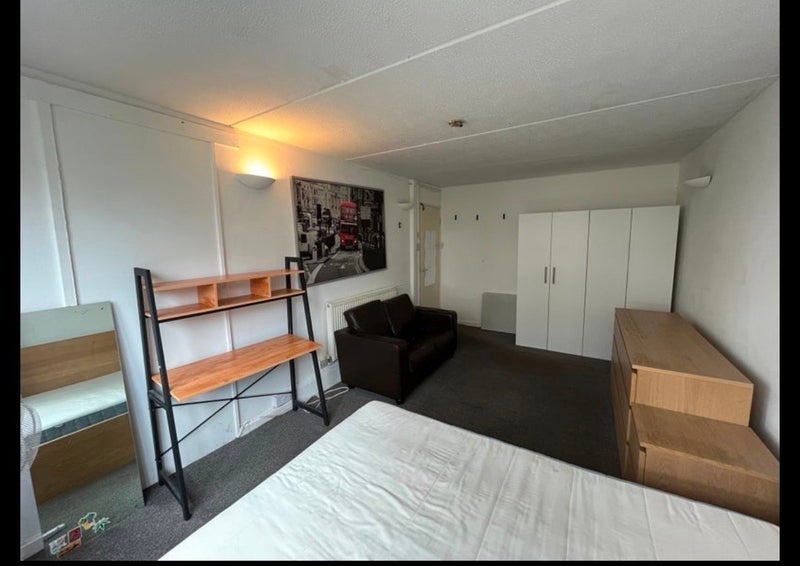 Room Francis Chichester Way in Greater London