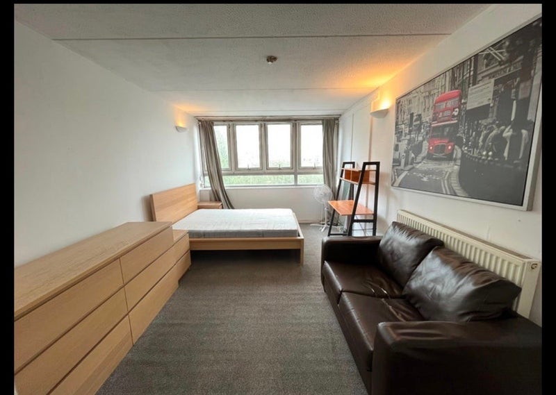 Room Francis Chichester Way in Greater London