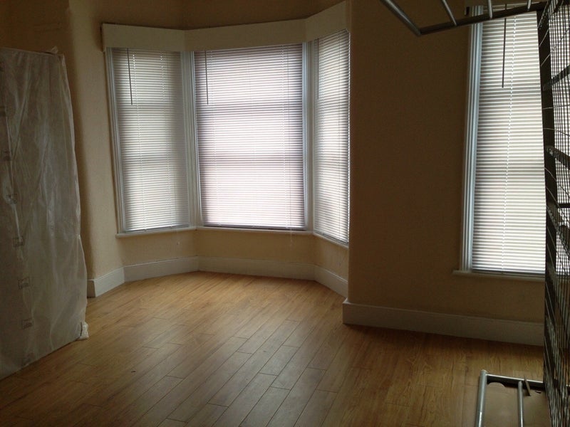 Room Central Park Road in Greater London