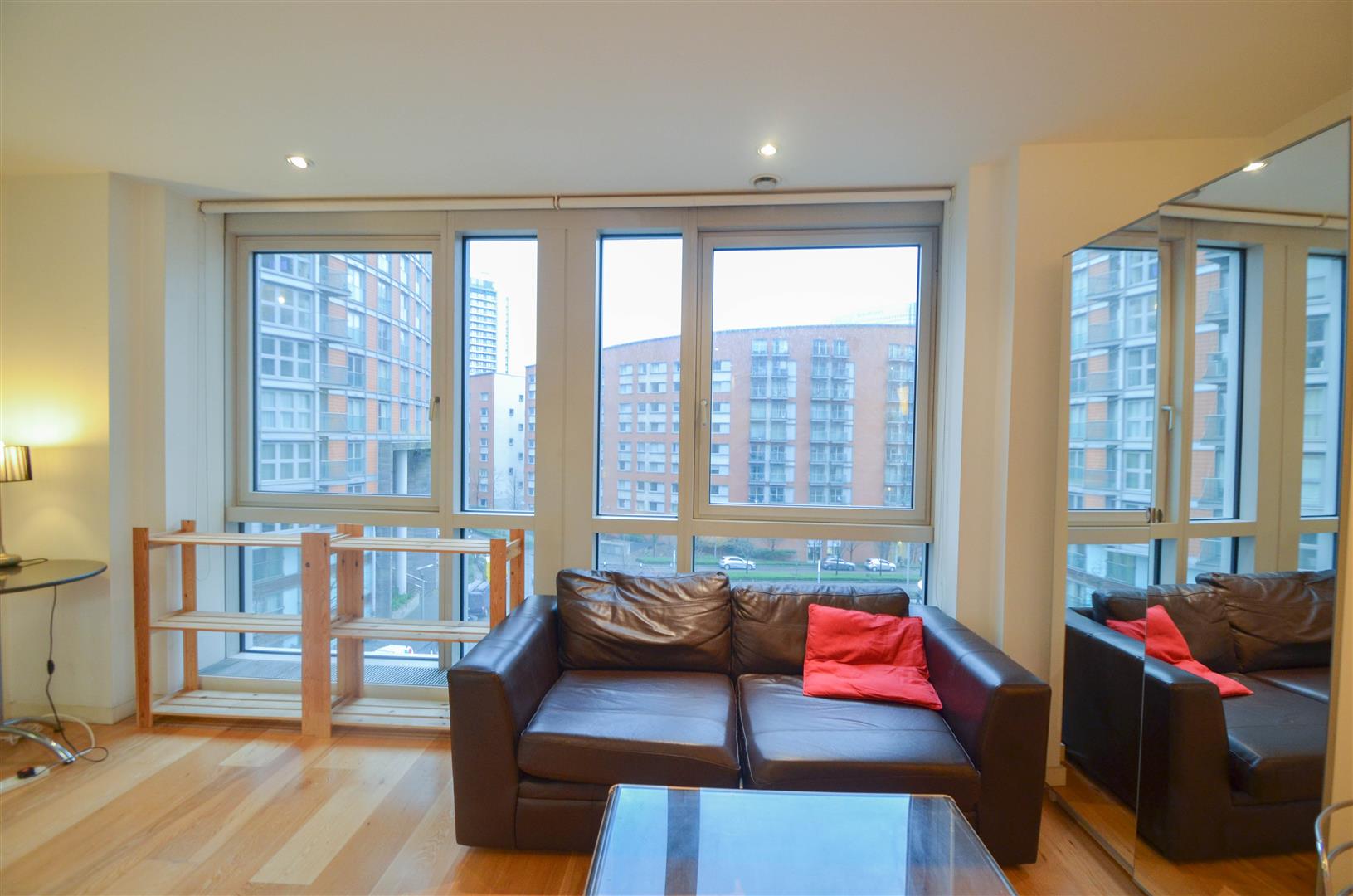 Flat Fairmont Avenue in Greater London