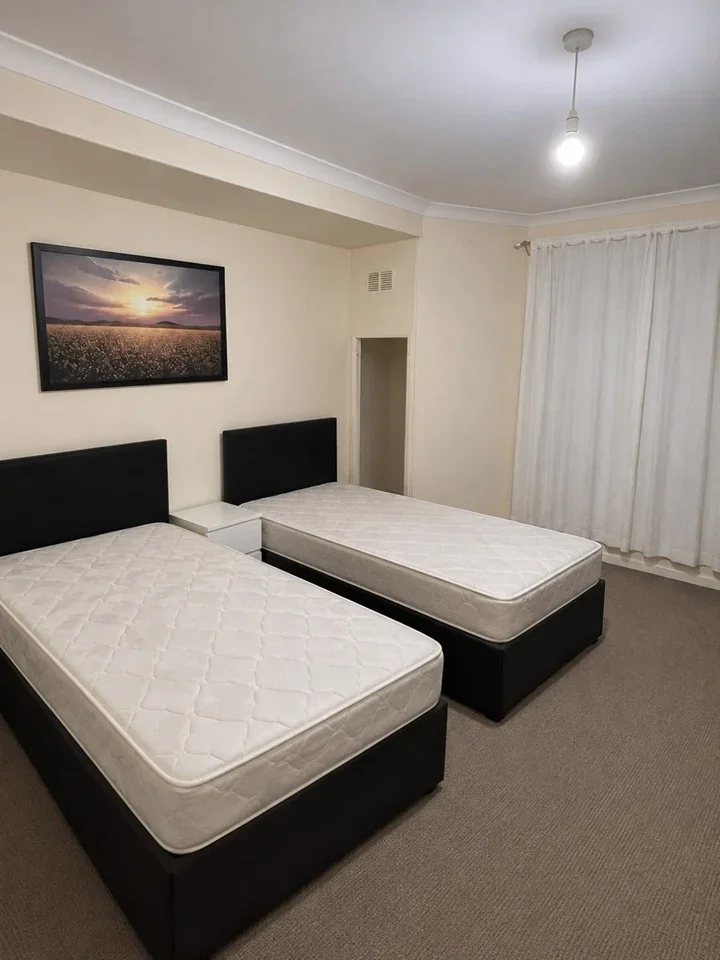 Room Thornton Road in Greater London