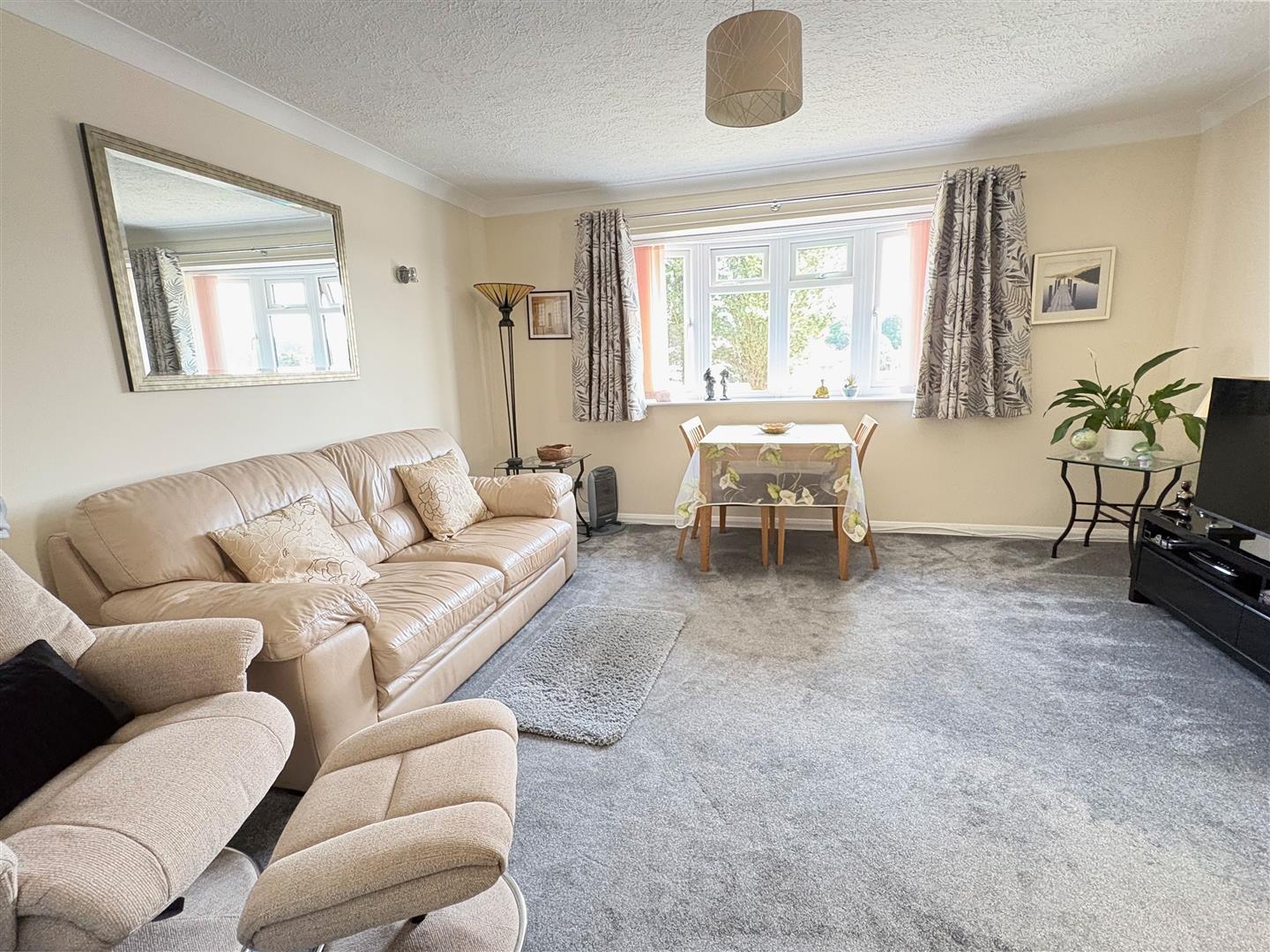 Flat Hillborough Close in Rother