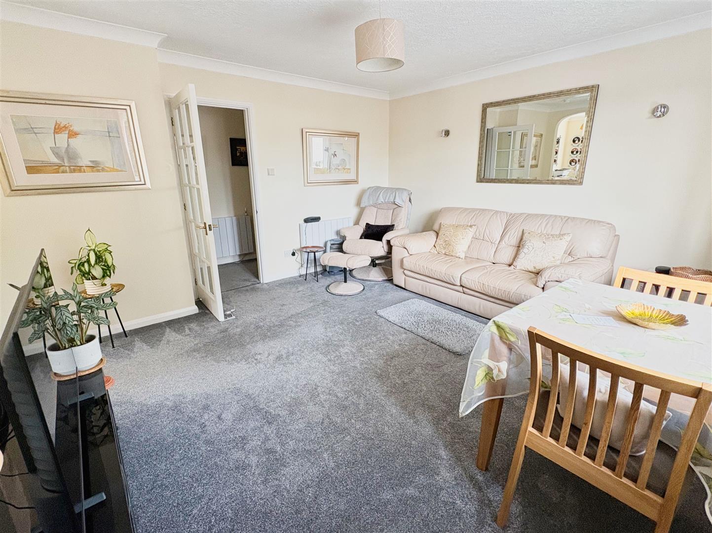Flat Hillborough Close in Rother