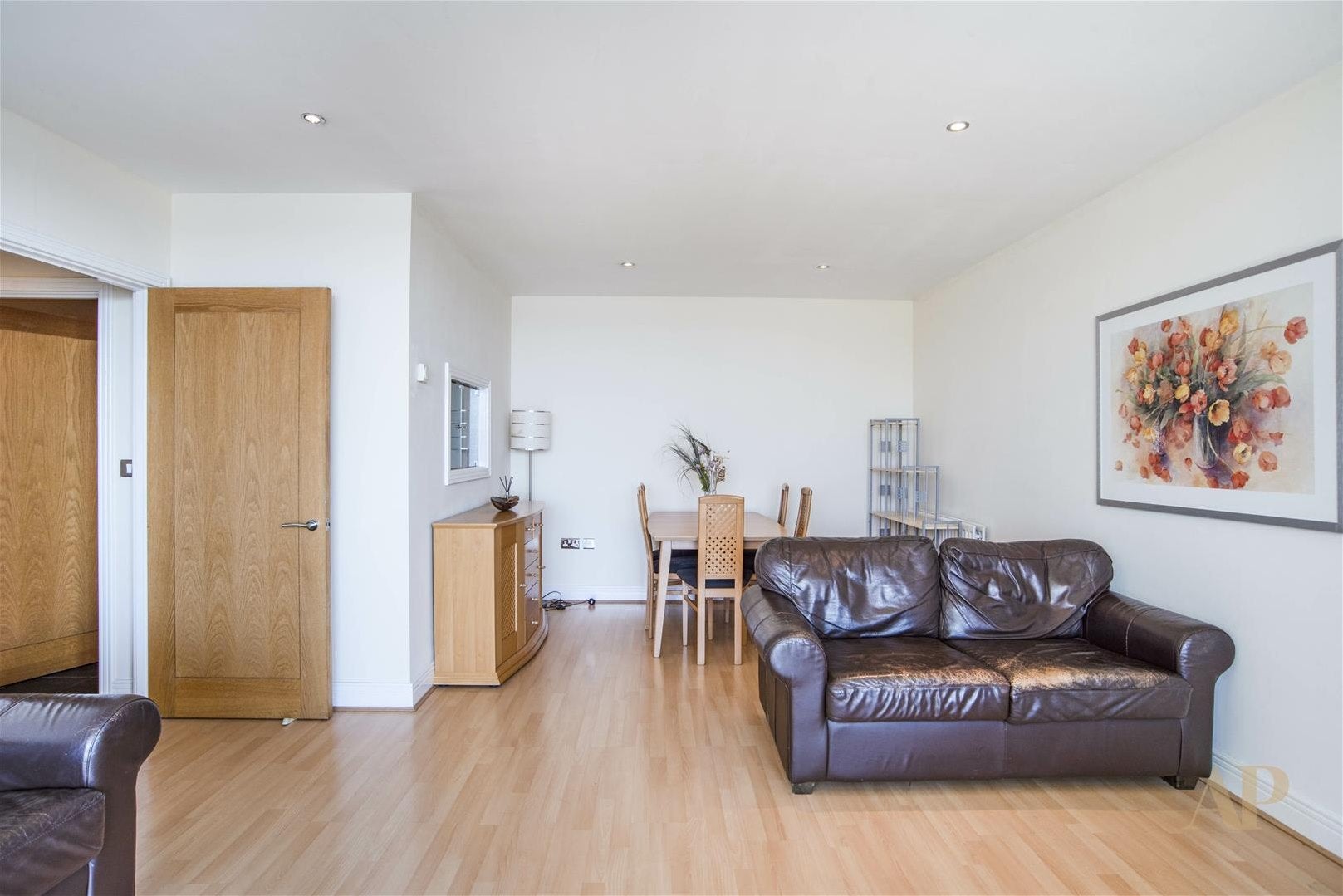 Flat Wards Wharf Approach in Greater London