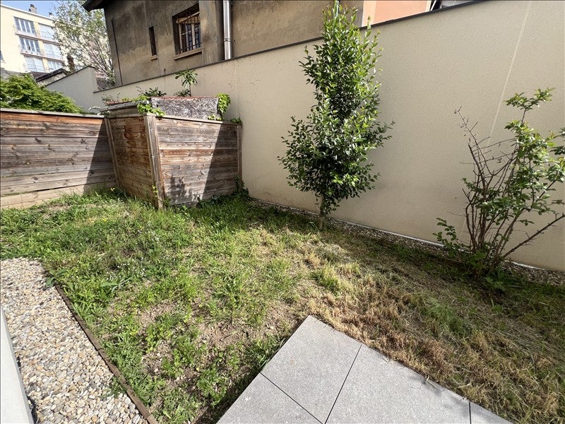 Flat Rue du Général de Miribel in Lyon