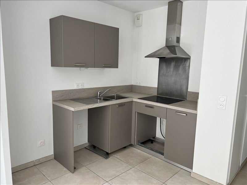 Flat Rue du Général de Miribel in Lyon