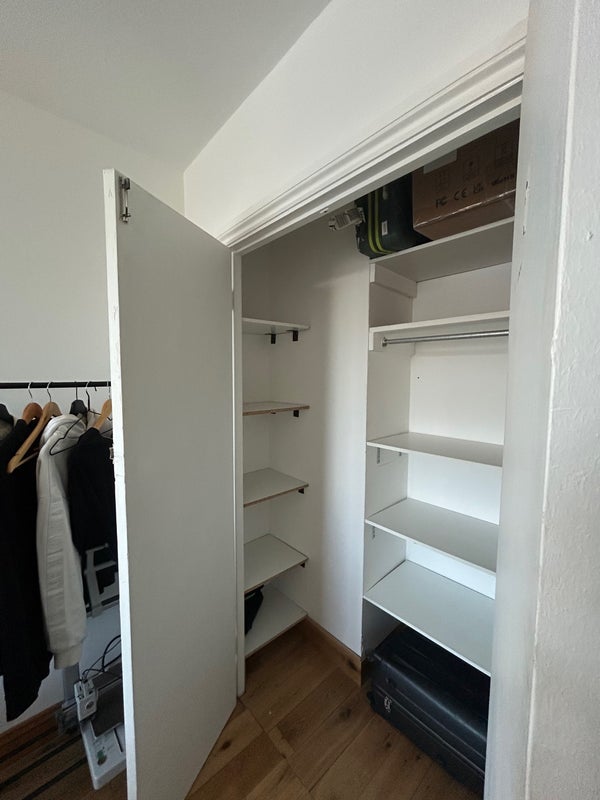 Room Hassett Road in Greater London