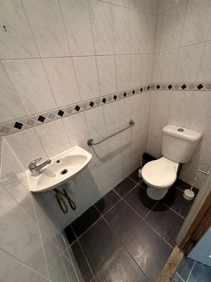 Room Beaumont Avenue in Greater London