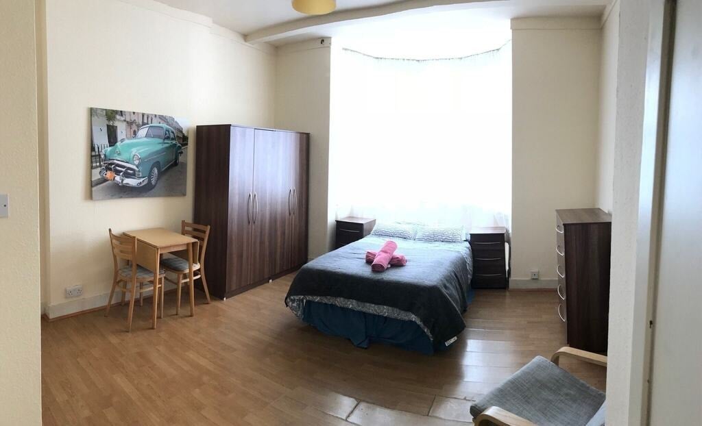 Room Anson Road in Greater London