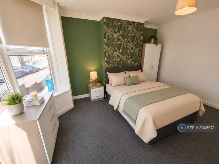 Room Aberdeen Street in Scarborough