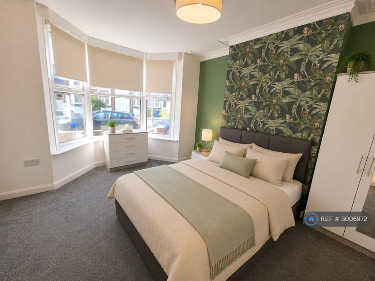 Room Aberdeen Street in Scarborough