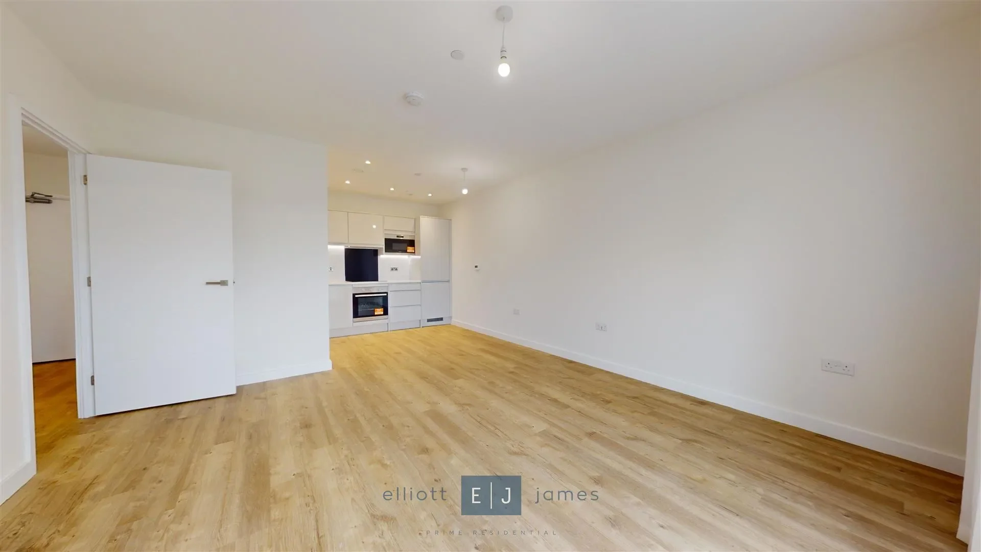 Flat Colson Road in Epping Forest