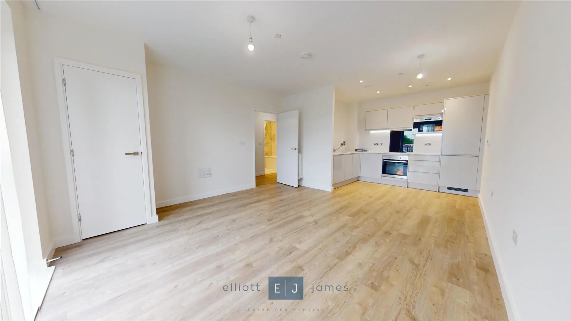 Flat Colson Road in Epping Forest
