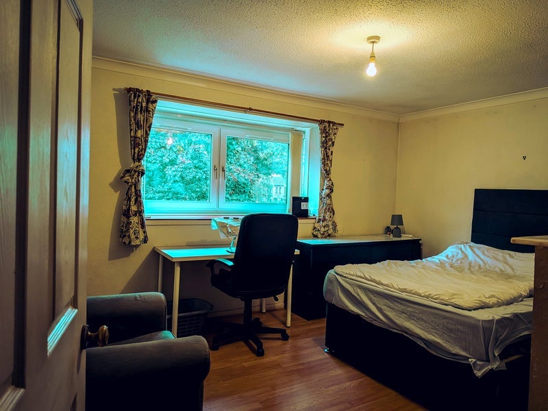 Room Millroad Gardens in Glasgow