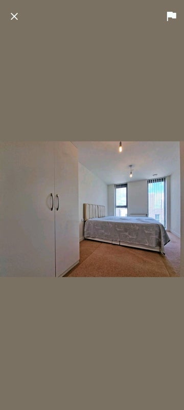 Room High Road in Greater London