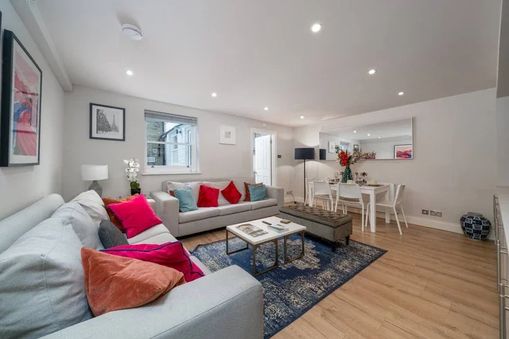 Flat Finborough Road in Greater London