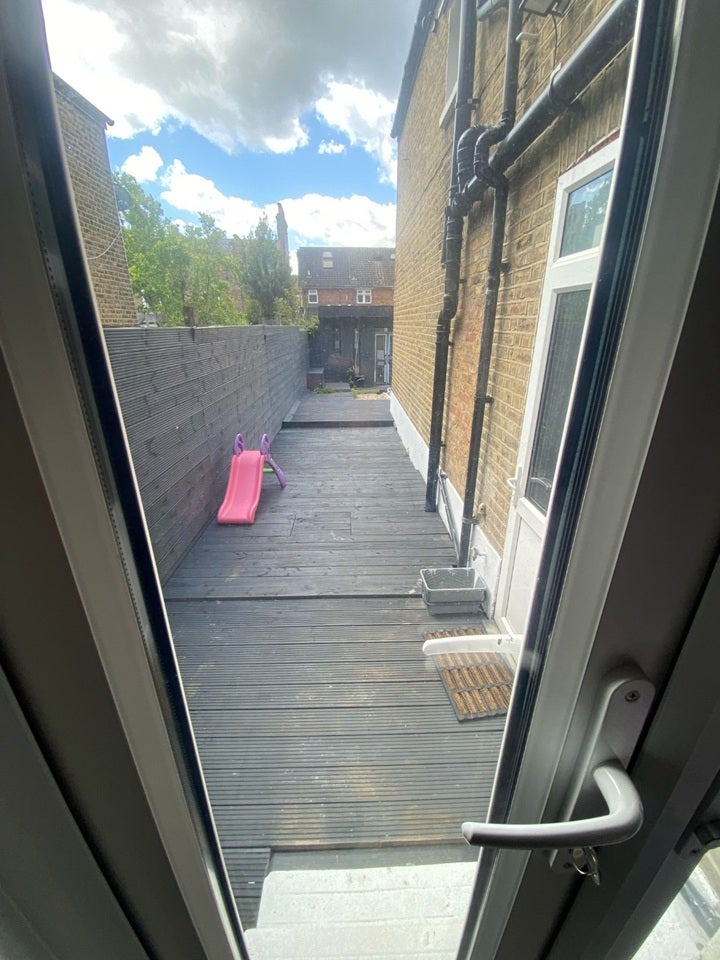 Flat Brownhill Road in Greater London