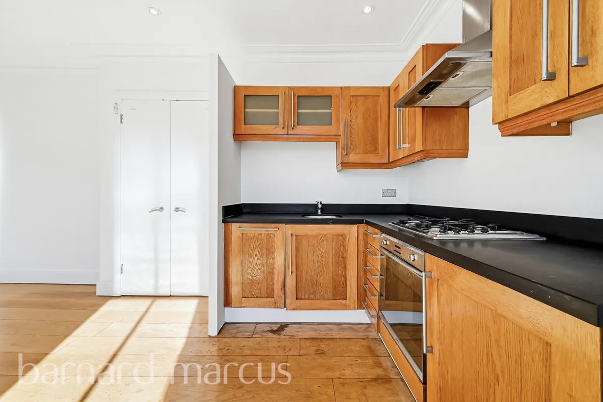 Flat Old Brompton Road in Greater London