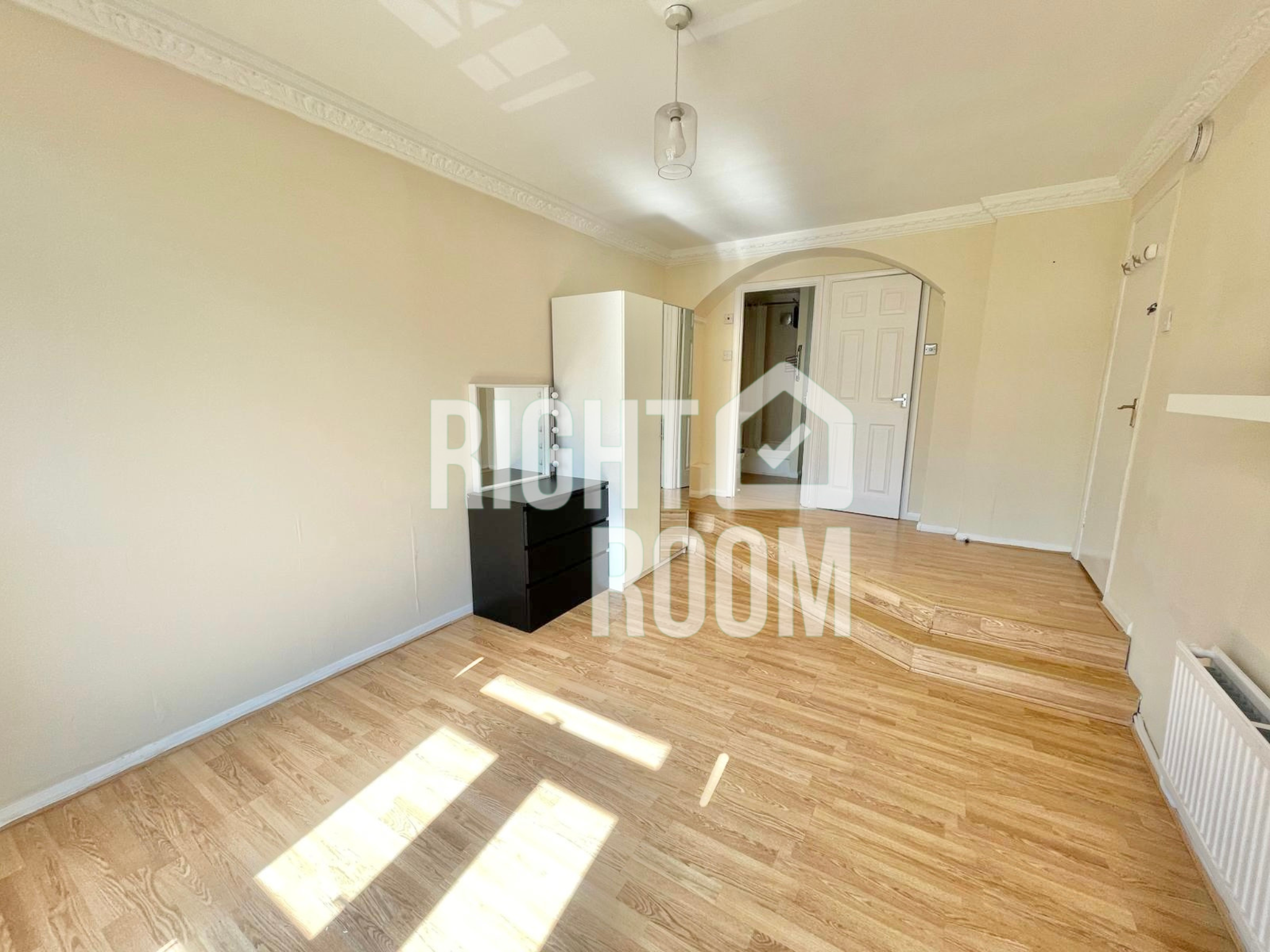 Flat Garnet Walk in Greater London
