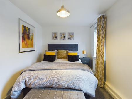 Flat Holywell Drive in Warrington