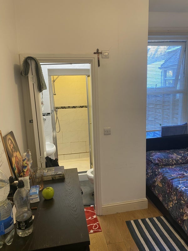 Room Trundley's Road in Greater London