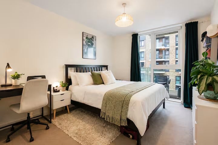 Flat Plumstead Road in Greater London