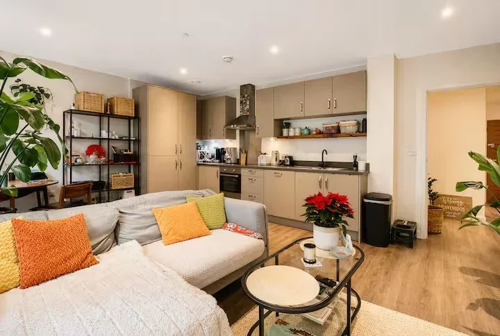 Flat Plumstead Road in Greater London