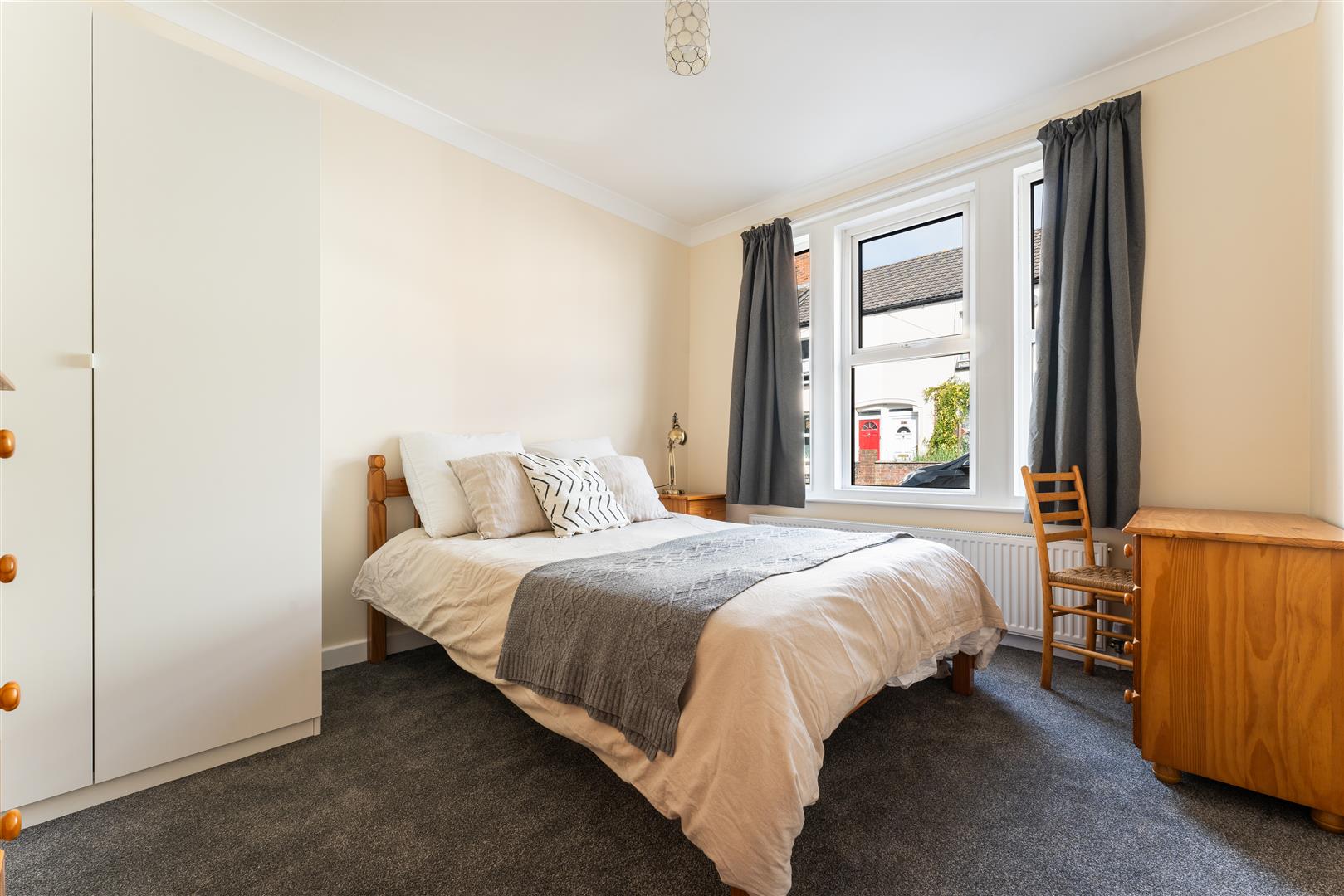 Room Clifton Road in Salisbury