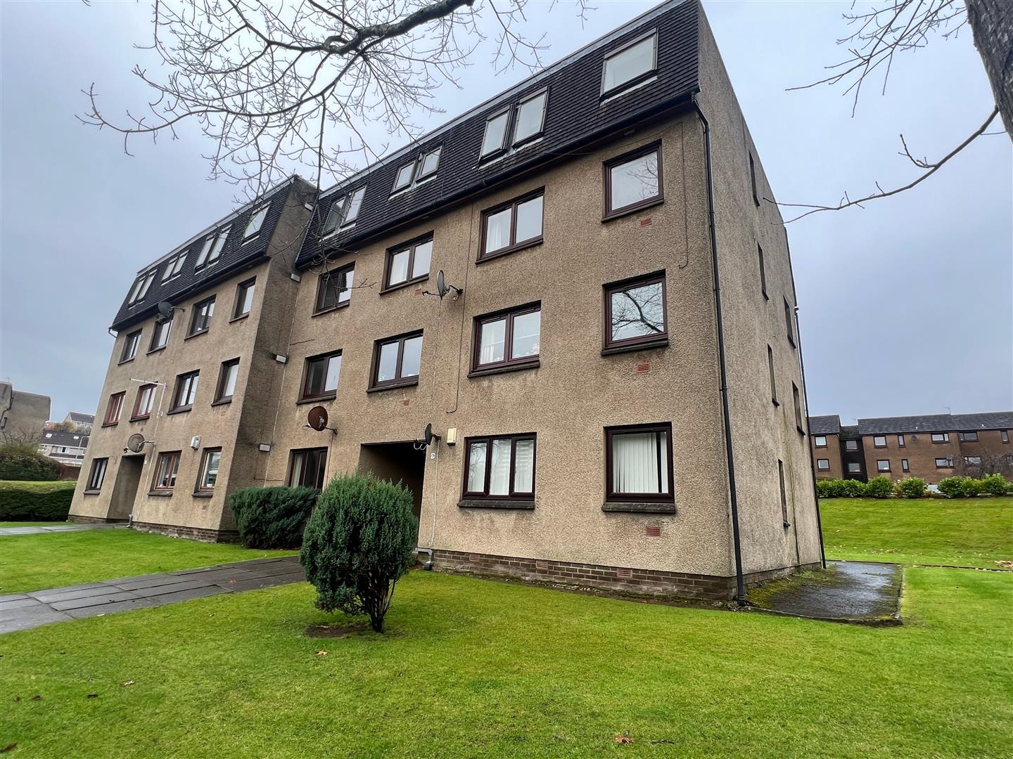 House Fortingall Avenue in Glasgow