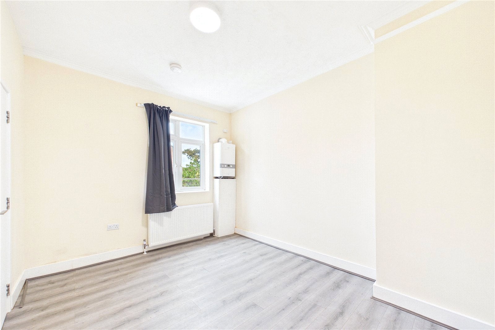Flat Dormer Close in Newbury