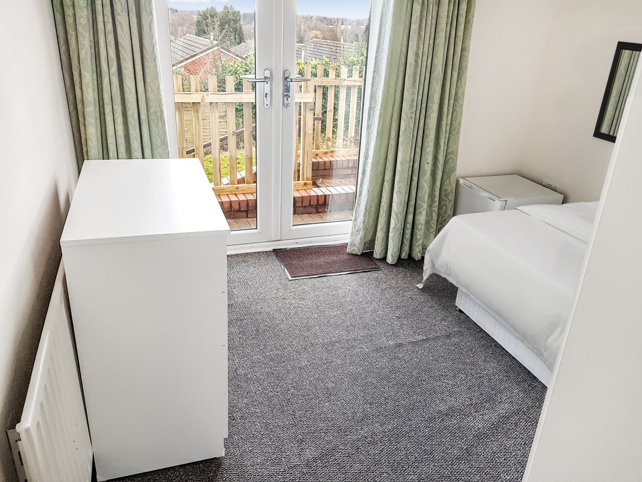 Room Lapworth Drive in Birmingham