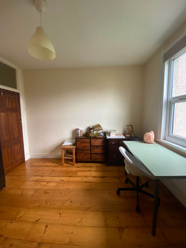 Room Forest Road in Greater London