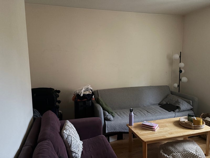 Room West Road in Greater London