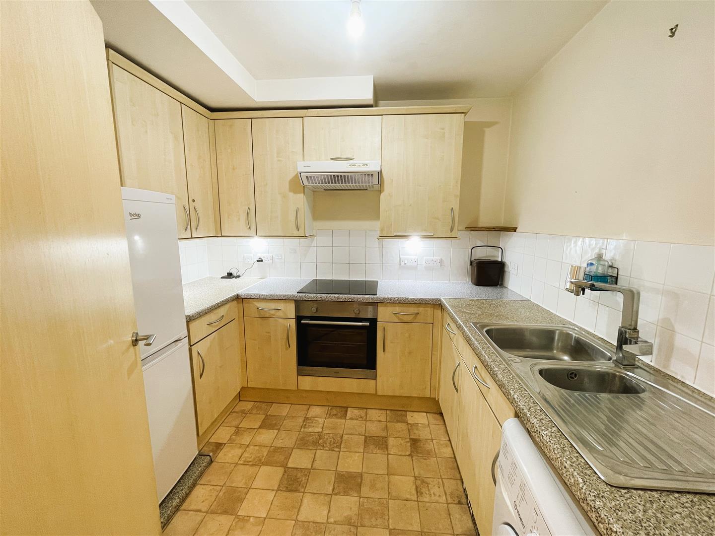 Flat Millbrook Road East in Southampton