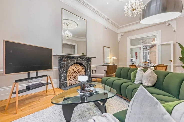 Flat Clanricarde Gardens in Greater London