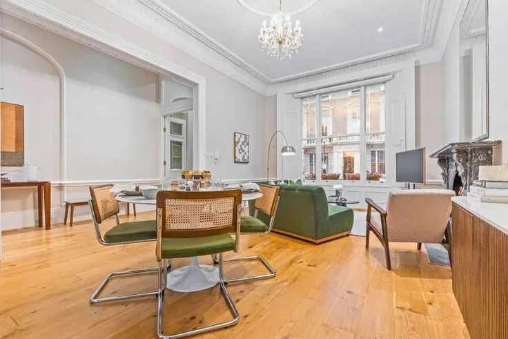 Flat Clanricarde Gardens in Greater London