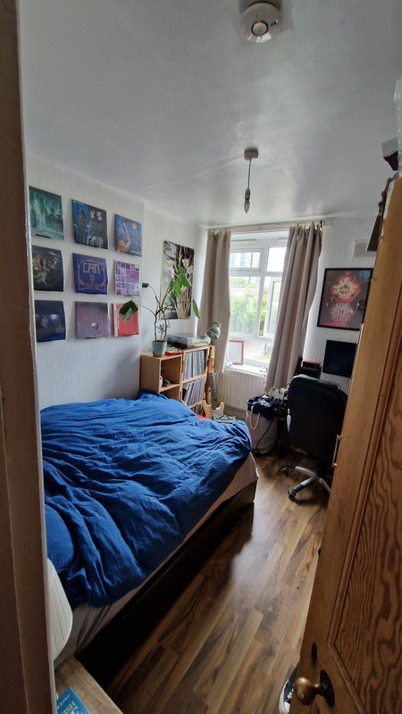 Room White Post Lane in Greater London